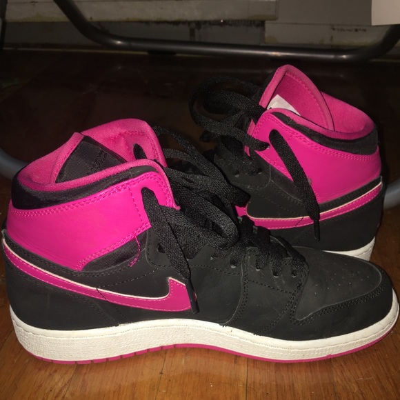 neon pink jordan 1